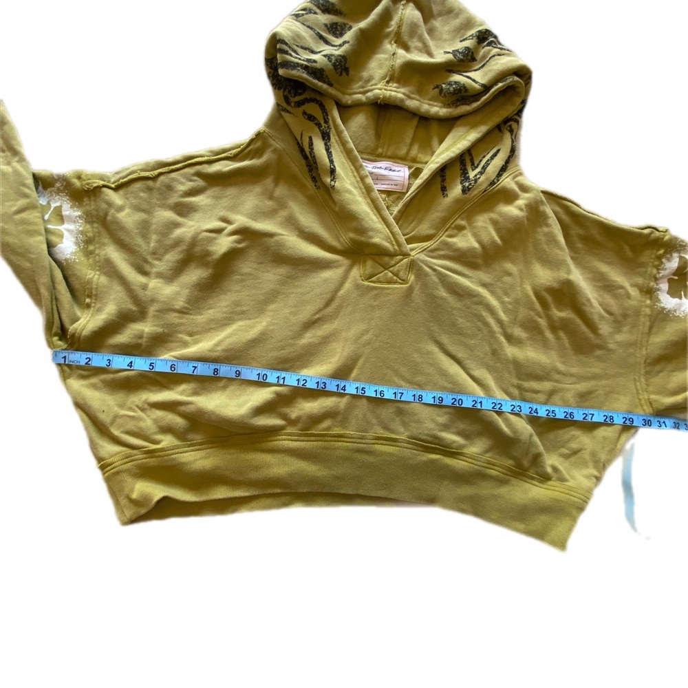 NWOT Free People We the Free Love Again
Cropped Graphic Hoodie large - Picture 8 of 15